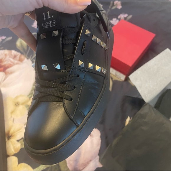 Valentino Rockstud Sneakers 👟 - Picture 8 of 15